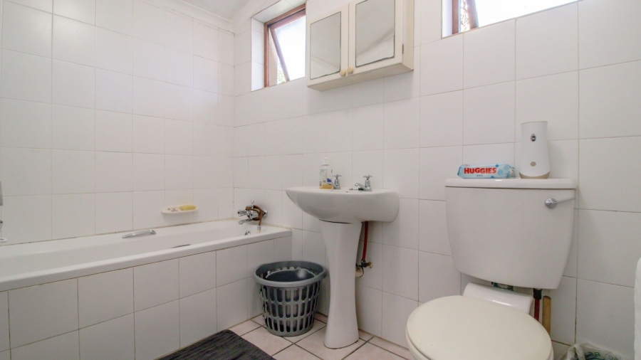 3 Bedroom Property for Sale in Bonza Bay Eastern Cape